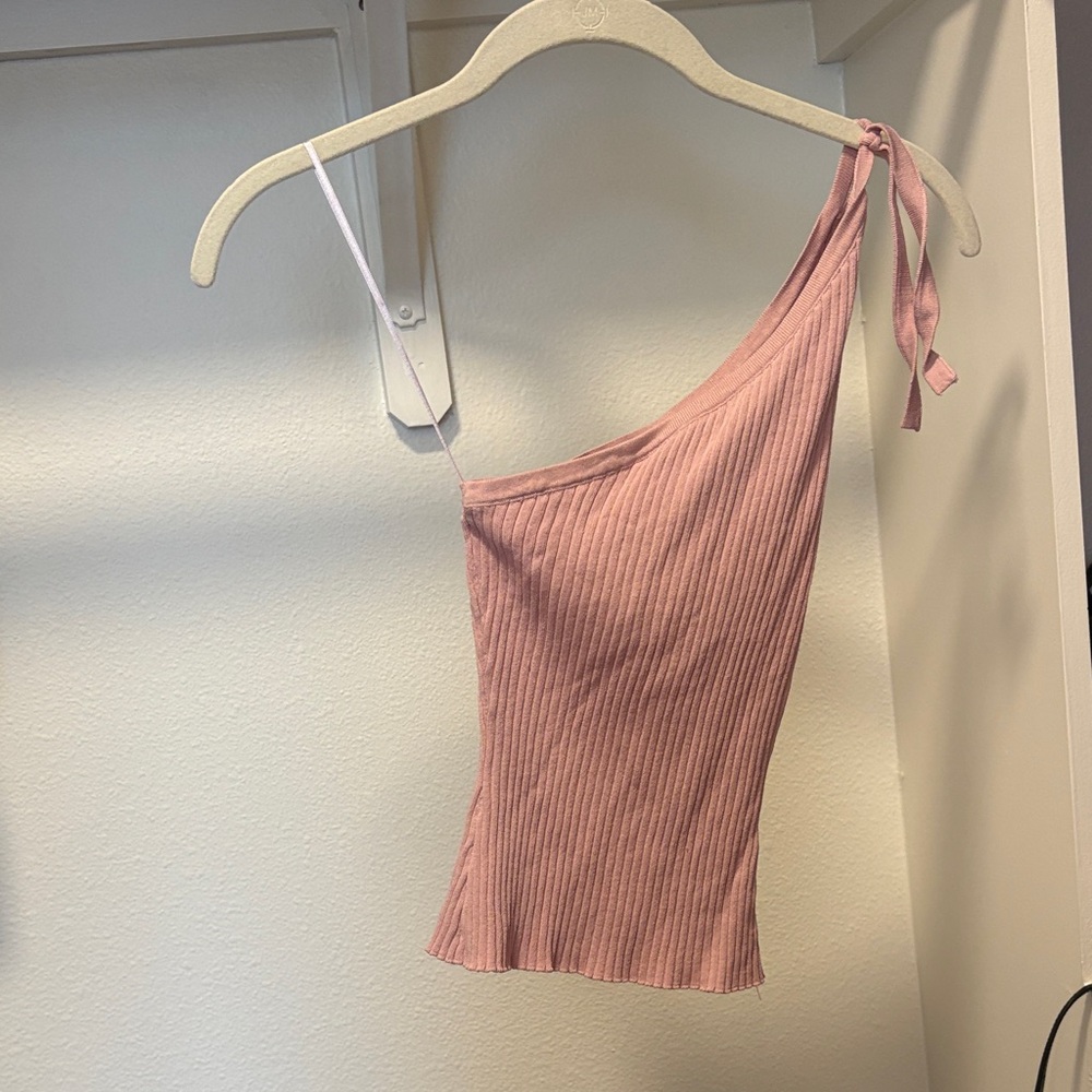 superdown One-Shoulder Ribbed Camisole in Dusty Pink